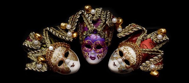 tři masky n karneval.jpg